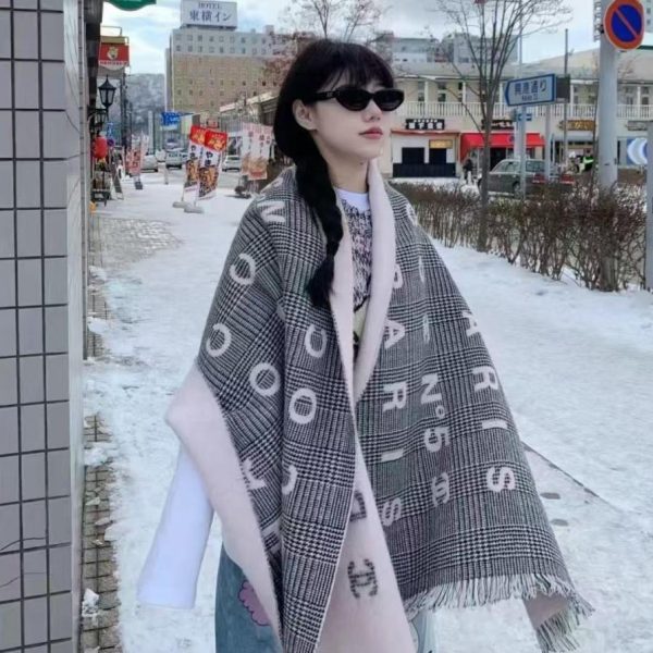 designer,replica,clothing,fake,1:1,lv,luxury,high quality Chanel’s new MISUF scarf