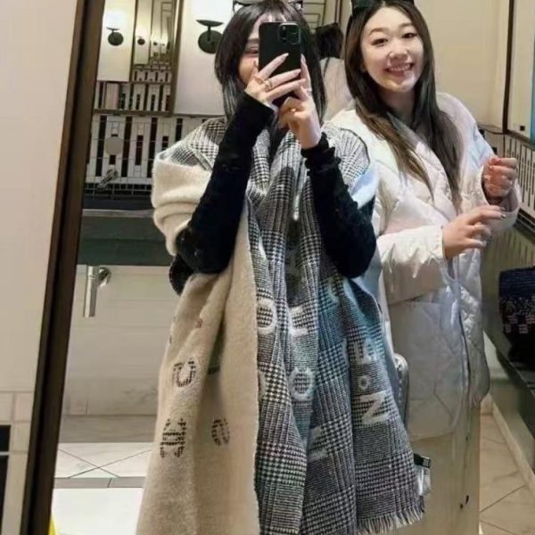 designer,replica,clothing,fake,1:1,lv,luxury,high quality Chanel’s new scarf (UE8JN)