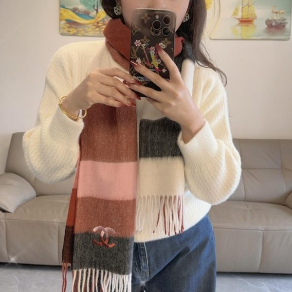 designer,replica,clothing,fake,1:1,lv,luxury,high quality Chanel’s new lambskin scarf (HWDK7)