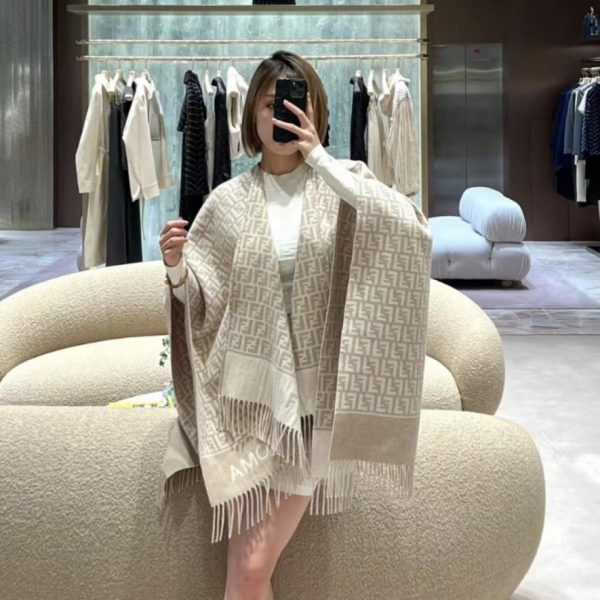 designer,replica,clothing,fake,1:1,lv,luxury,high quality Fendi classic FF letter element wool cape (ZXHO7)