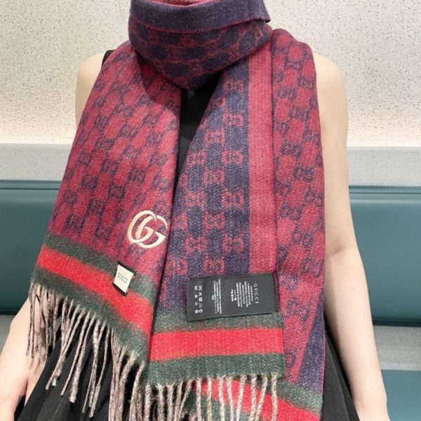 designer,replica,clothing,fake,1:1,lv,luxury,high quality Gucci’s classic signature GG logo scarf (4CFKY)