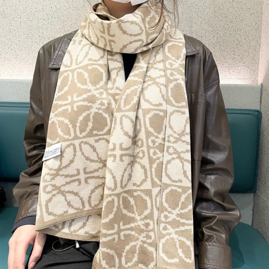 designer,replica,clothing,fake,1:1,lv,luxury,high quality LOEWE official website new double-sided cashmere scarf (5NZDN) designer,replica,clothing,fake,1:1,lv,luxury,high quality LOEWE official website new double-sided cashmere scarf (5NZDN)