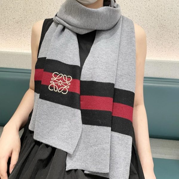 designer,replica,clothing,fake,1:1,lv,luxury,high quality LOEWE official website presents new double-sided cashmere scarf (KYXCC).
