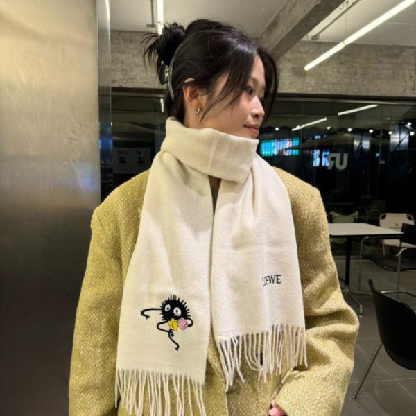 designer,replica,clothing,fake,1:1,lv,luxury,high quality Loewe’s new Little Virus series reversible scarf (GH1BV)