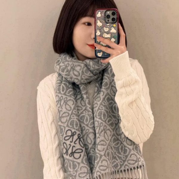 designer,replica,clothing,fake,1:1,lv,luxury,high quality LOEWE’s new double-sided wool and cashmere scarf (2SEKC)
