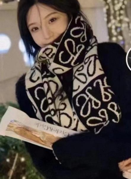 designer,replica,clothing,fake,1:1,lv,luxury,high quality Loewe’s new knitted scarf (YF3IY)