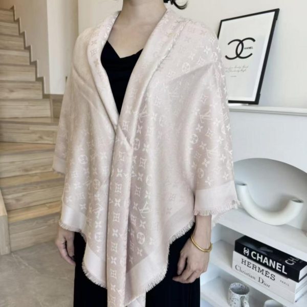 designer,replica,clothing,fake,1:1,lv,luxury,high quality LV shawl, classic gold thread paired with a silk-wool blend, square scarf (9NDCO)
