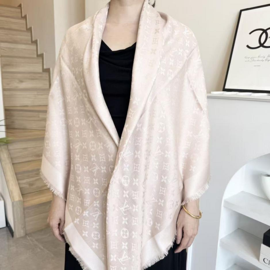 designer,replica,clothing,fake,1:1,lv,luxury,high quality LV shawl, classic gold thread paired with a silk-wool blend, square scarf (HFVDO) designer,replica,clothing,fake,1:1,lv,luxury,high quality LV shawl, classic gold thread paired with a silk-wool blend, square scarf (HFVDO)
