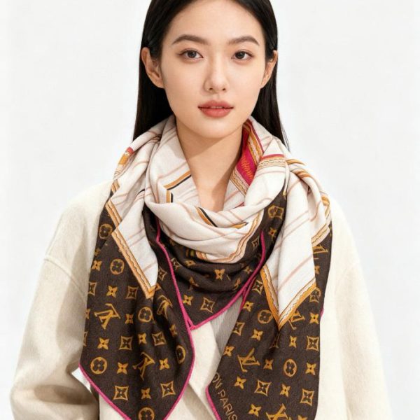 designer,replica,clothing,fake,1:1,lv,luxury,high quality LV MY NEVERFULL 140 Velvet Square Scarf [140 Top-Grade Velvet, Double-Sided, Same Color] (AQTY9)