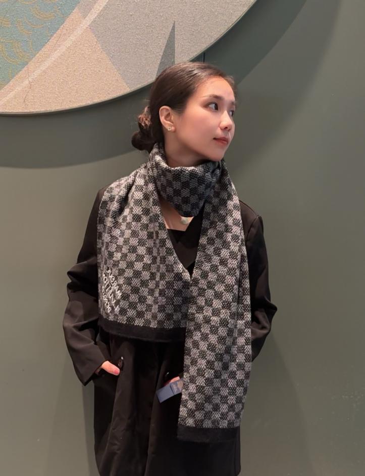 designer,replica,clothing,fake,1:1,lv,luxury,high quality Louis Vuitton’s new Damier scarf (S2XS2) designer,replica,clothing,fake,1:1,lv,luxury,high quality Louis Vuitton’s new Damier scarf (S2XS2)