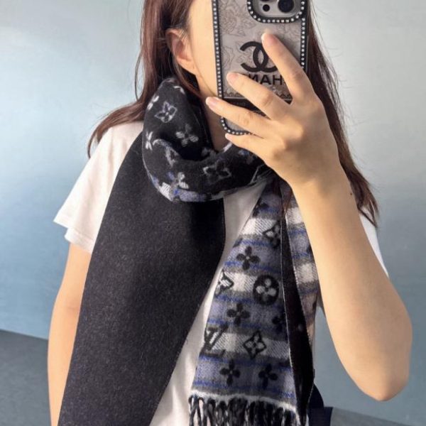 designer,replica,clothing,fake,1:1,lv,luxury,high quality Louis Vuitton Reversible Gradient Check Pattern Scarf (XW0B1)
