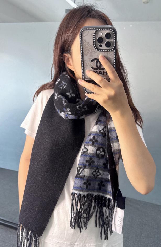 designer,replica,clothing,fake,1:1,lv,luxury,high quality Louis Vuitton Reversible Gradient Check Pattern Scarf (XW0B1) designer,replica,clothing,fake,1:1,lv,luxury,high quality Louis Vuitton Reversible Gradient Check Pattern Scarf (XW0B1)
