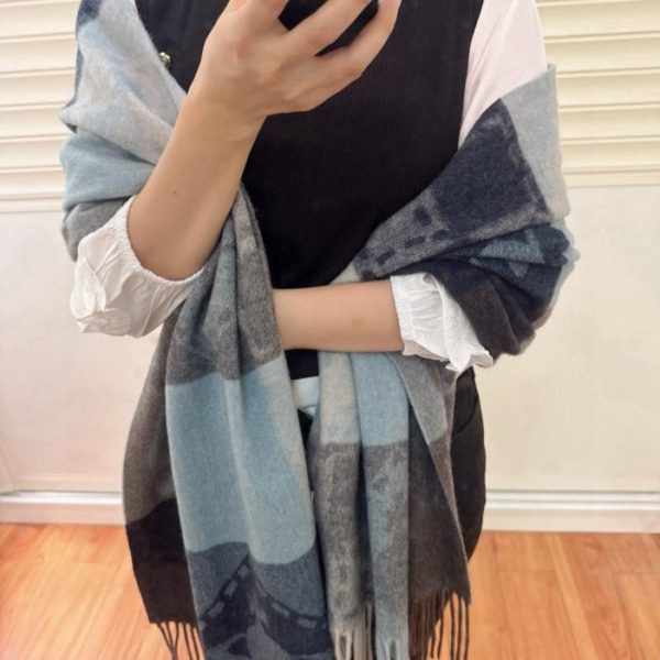 designer,replica,clothing,fake,1:1,lv,luxury,high quality Vivienne Westwood’s new Saturn scarf (QYYAS)
