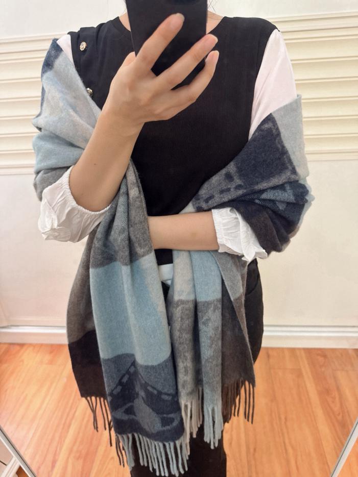 designer,replica,clothing,fake,1:1,lv,luxury,high quality Vivienne Westwood’s new Saturn scarf (QYYAS) designer,replica,clothing,fake,1:1,lv,luxury,high quality Vivienne Westwood’s new Saturn scarf (QYYAS)