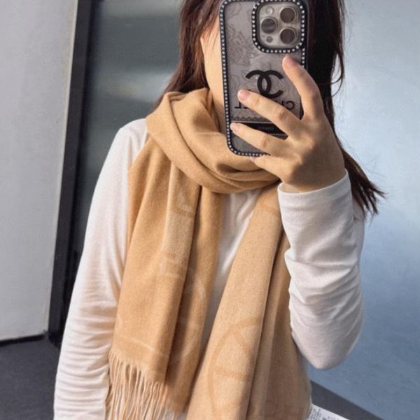 designer,replica,clothing,fake,1:1,lv,luxury,high quality COCAH’s new large-sized scarf with a horse-drawn carriage print (YSROG)