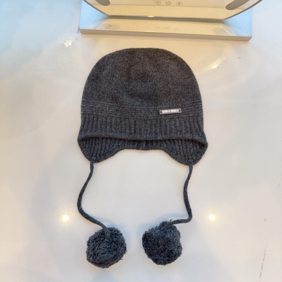 designer,replica,clothing,fake,1:1,lv,luxury,high quality Margiela’s new autumn/winter double-ball earflap cap, high quality 100% wool (YZUBX) designer,replica,clothing,fake,1:1,lv,luxury,high quality Margiela’s new autumn/winter double-ball earflap cap, high quality 100% wool (YZUBX)
