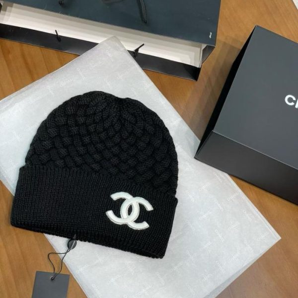 designer,replica,clothing,fake,1:1,lv,luxury,high quality CHANEL Knit Beanie in Black, White, and Pink (KL0K5)