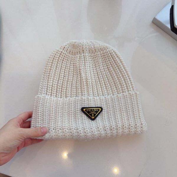 designer,replica,clothing,fake,1:1,lv,luxury,high quality Prada’s new chunky knit beanie, thick, loose-fitting, warm, unisex (C8NRU)