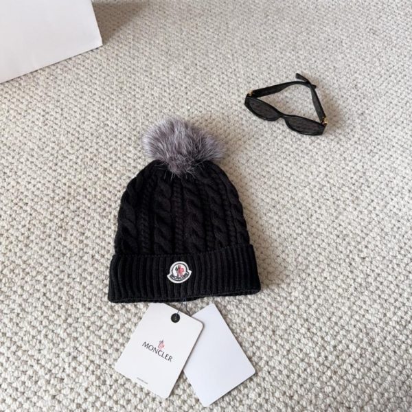 designer,replica,clothing,fake,1:1,lv,luxury,high quality Moncler Fall/Winter Women’s Wool Knitted Hat with a Soft, Cozy Cashmere Texture (1UNJJ)