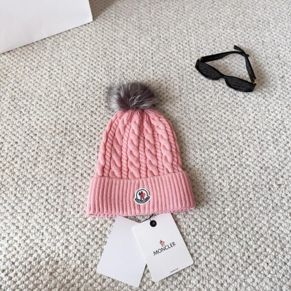 designer,replica,clothing,fake,1:1,lv,luxury,high quality Moncler Fall/Winter Women’s Wool Knitted Hat with a Soft, Cozy Cashmere Texture (9F9GL)