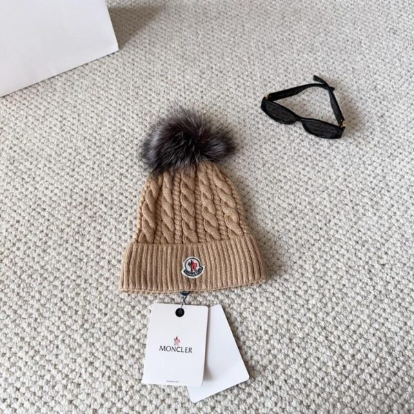 designer,replica,clothing,fake,1:1,lv,luxury,high quality Moncler Fall/Winter Women’s Wool Knitted Hat with a Soft, Cozy Cashmere Texture (B50N2)