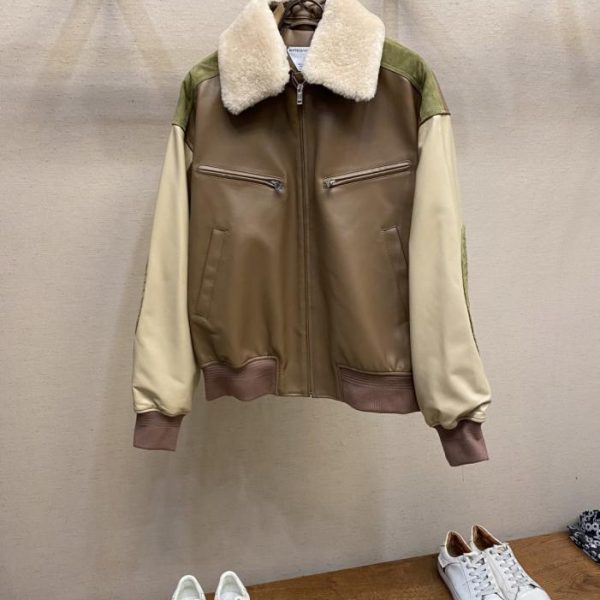 designer,replica,clothing,fake,1:1,lv,luxury,high quality High-end custom BV wool collar with detachable design, Italian sheepskin, and blended sheepskin woven at the elbows (1DFN2)
