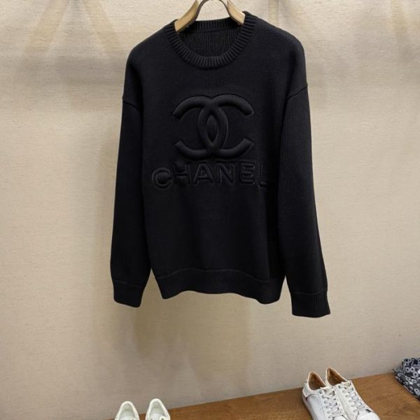 designer,replica,clothing,fake,1:1,lv,luxury,high quality CHANEL Fall/Winter New Arrival: Crew Neck Knit Sweater with Double C Logo Embroidery, Loose Fit, Unisex (6M251)
