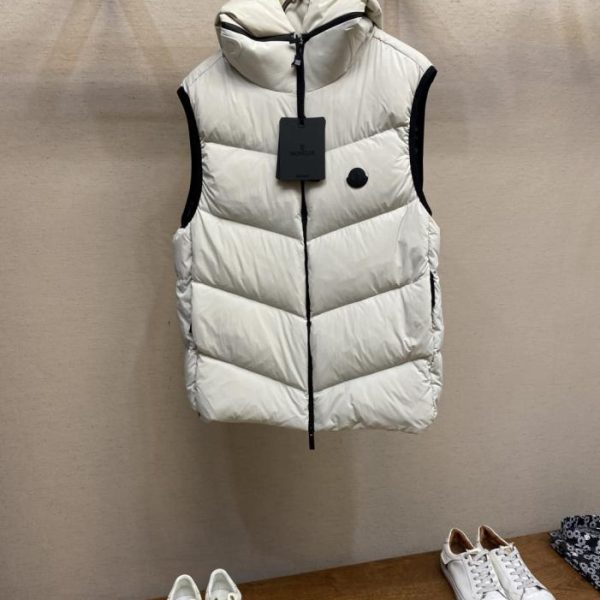 designer,replica,clothing,fake,1:1,lv,luxury,high quality Moncler Emblem-Style Hooded Down Vest (L9LGU)