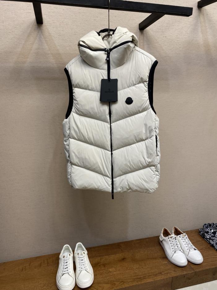 designer,replica,clothing,fake,1:1,lv,luxury,high quality Moncler Emblem-Style Hooded Down Vest (L9LGU) designer,replica,clothing,fake,1:1,lv,luxury,high quality Moncler Emblem-Style Hooded Down Vest (L9LGU)