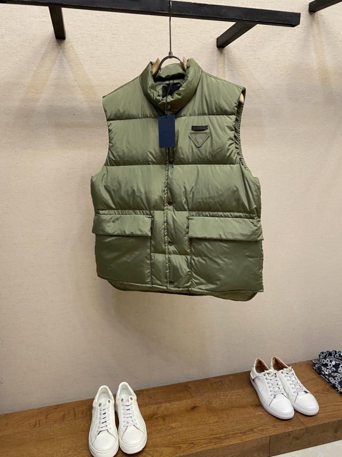 designer,replica,clothing,fake,1:1,lv,luxury,high quality Prada down vest with triangular logo trim (97R08) designer,replica,clothing,fake,1:1,lv,luxury,high quality Prada down vest with triangular logo trim (97R08)