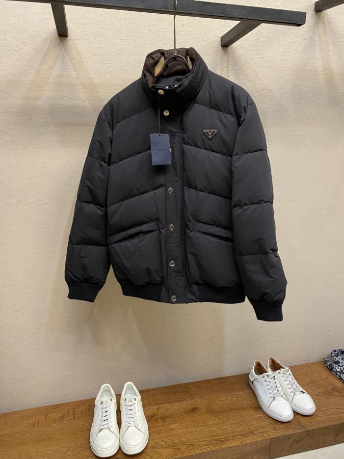 designer,replica,clothing,fake,1:1,lv,luxury,high quality Prada down jacket with triangular logo and stand-up collar (RS5D4) designer,replica,clothing,fake,1:1,lv,luxury,high quality Prada down jacket with triangular logo and stand-up collar (RS5D4)