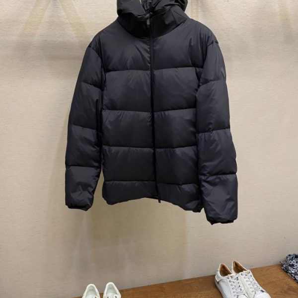 designer,replica,clothing,fake,1:1,lv,luxury,high quality Moncler Short Down Jacket with Simple Hooded Design (76O6J)
