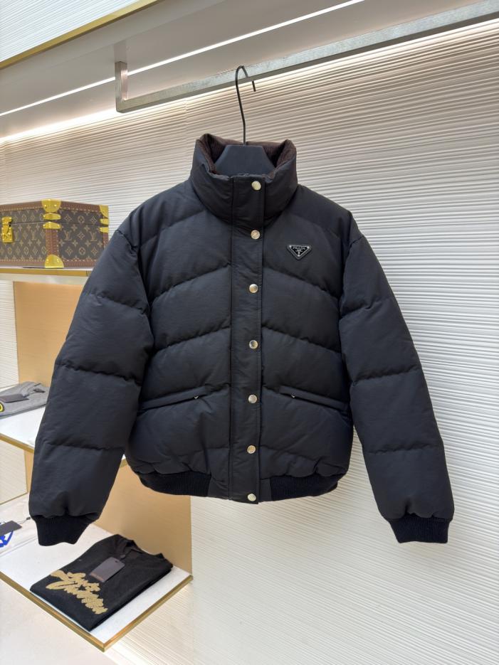 designer,replica,clothing,fake,1:1,lv,luxury,high quality Prada down jacket with triangular logo and stand-up collar (5TWOV) designer,replica,clothing,fake,1:1,lv,luxury,high quality Prada down jacket with triangular logo and stand-up collar (5TWOV)