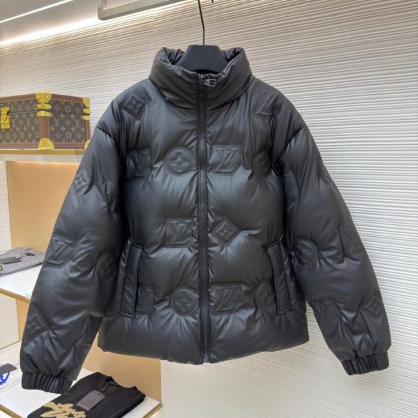 designer,replica,clothing,fake,1:1,lv,luxury,high quality LOUIS VUITTON Embossed Hooded Down Jacket (Q14QE)