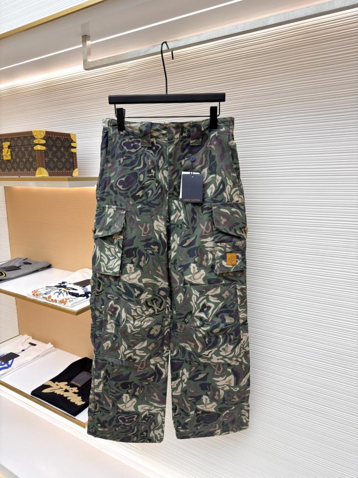 designer,replica,clothing,fake,1:1,lv,luxury,high quality LOUIS VUITTON Patchwork Pocket Cargo Pants (CHZ9W) designer,replica,clothing,fake,1:1,lv,luxury,high quality LOUIS VUITTON Patchwork Pocket Cargo Pants (CHZ9W)