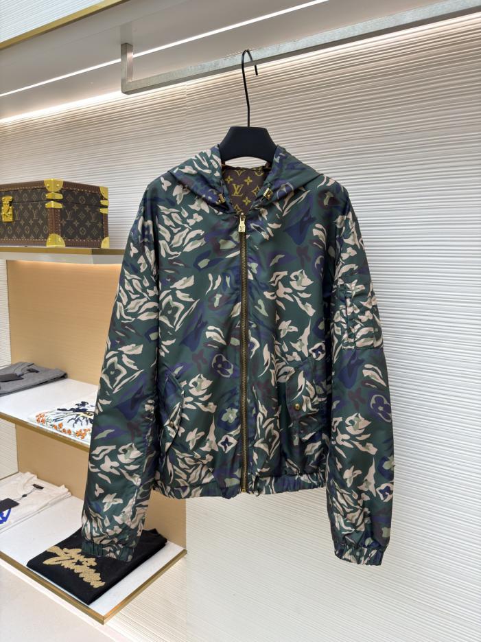 designer,replica,clothing,fake,1:1,lv,luxury,high quality LOUIS VUITTON Camouflage Print Reversible Hooded Jacket (BS1Y1) designer,replica,clothing,fake,1:1,lv,luxury,high quality LOUIS VUITTON Camouflage Print Reversible Hooded Jacket (BS1Y1)