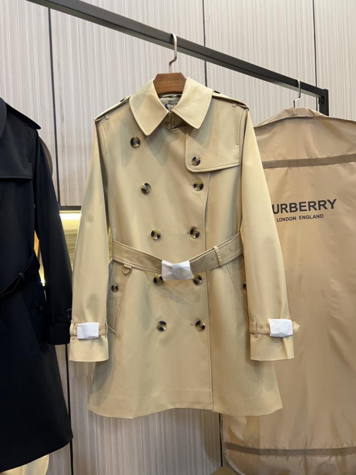designer,replica,clothing,fake,1:1,lv,luxury,high quality BURBERRY New Kensington Fit – Heritage Trench Women’s Short Trench Coat in Honey Color (CT5L3) designer,replica,clothing,fake,1:1,lv,luxury,high quality BURBERRY New Kensington Fit – Heritage Trench Women’s Short Trench Coat in Honey Color (CT5L3)
