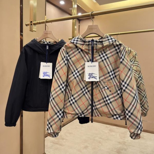 designer,replica,clothing,fake,1:1,lv,luxury,high quality Burberry Reversible Women’s Short, Waist-Length Check Coat (VMGBL)