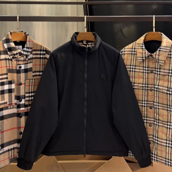 designer,replica,clothing,fake,1:1,lv,luxury,high quality Burberry Equestrian Appliqué Vintage Temperature-Controlled Down Jacket (D8QOC)