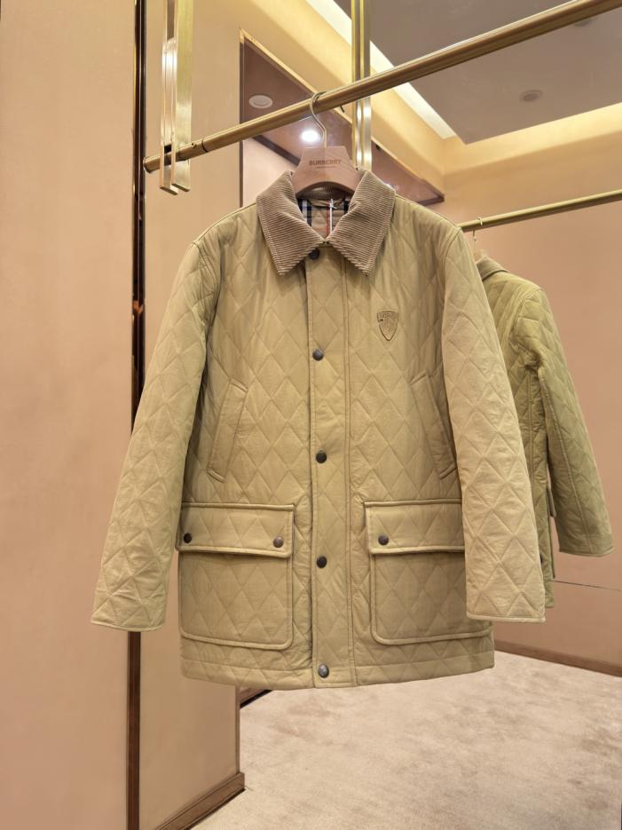 designer,replica,clothing,fake,1:1,lv,luxury,high quality Burberry Sand-Colored Quilted Nylon Barn Jacket with Patchwork Pockets (GZJAO) designer,replica,clothing,fake,1:1,lv,luxury,high quality Burberry Sand-Colored Quilted Nylon Barn Jacket with Patchwork Pockets (GZJAO)
