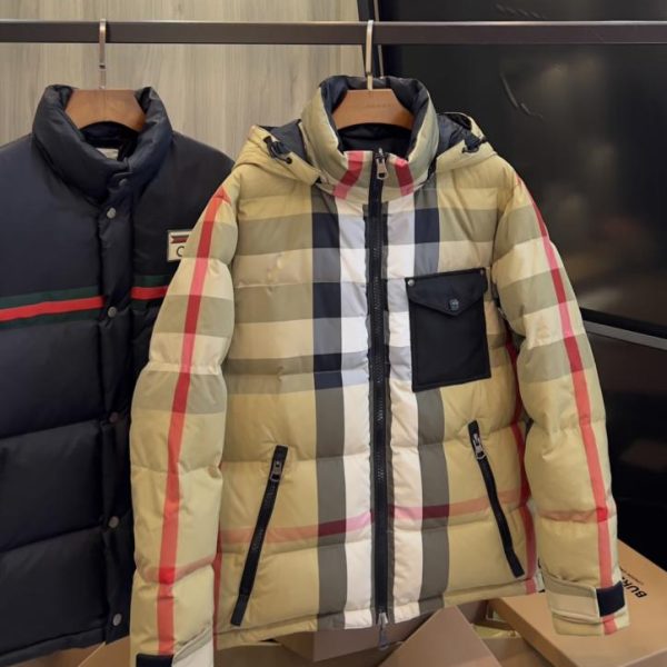 designer,replica,clothing,fake,1:1,lv,luxury,high quality Burberry Reversible Re-Down® Down Jacket (0VQTE) made of recycled nylon