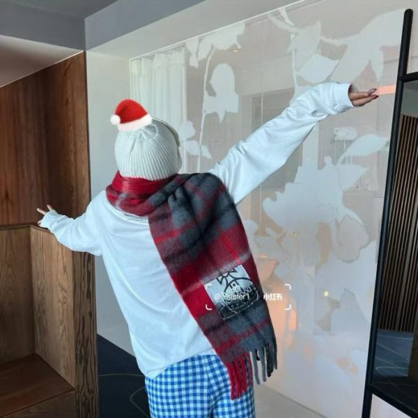 designer,replica,clothing,fake,1:1,lv,luxury,high quality Vivienne Westwood Classic Saturn Mohair Scarf (YL3MU)