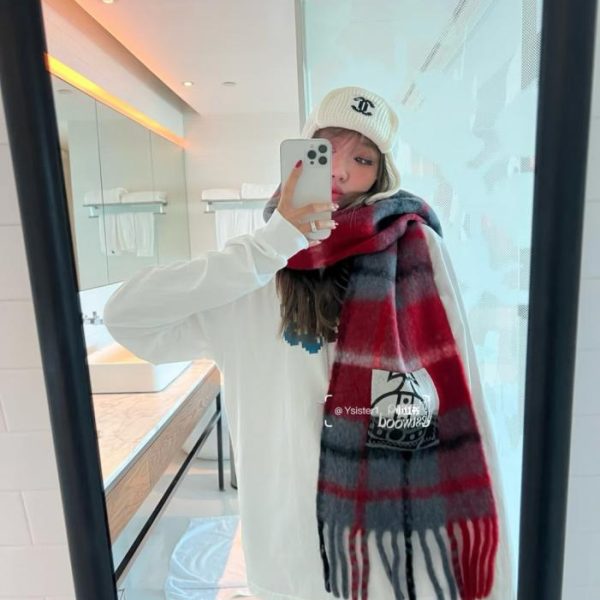 designer,replica,clothing,fake,1:1,lv,luxury,high quality Vivienne Westwood Classic Saturn Mohair Scarf (J09TN)
