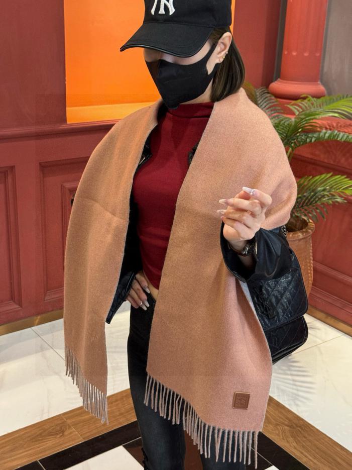 designer,replica,clothing,fake,1:1,lv,luxury,high quality Loewe Couple’s Large Scarf (526L2) designer,replica,clothing,fake,1:1,lv,luxury,high quality Loewe Couple’s Large Scarf (526L2)