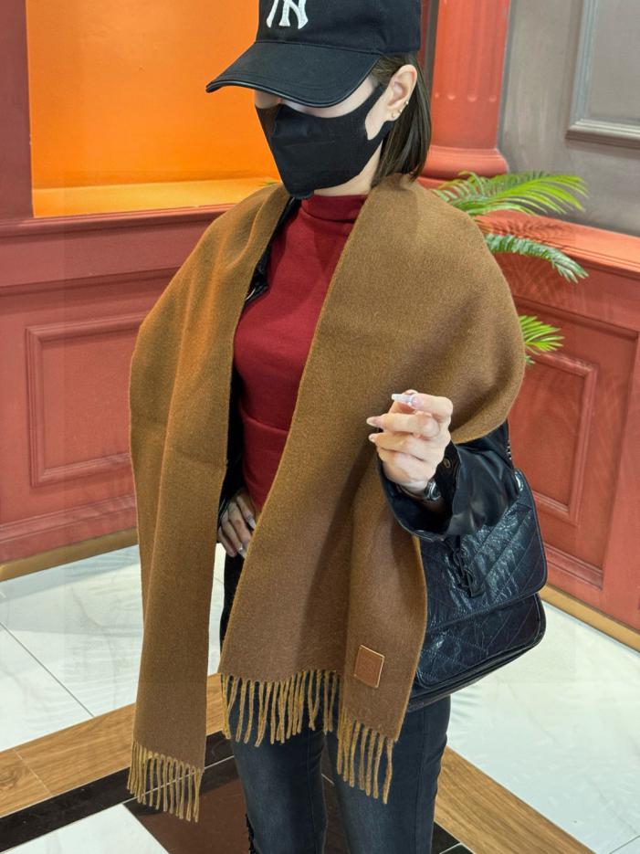 designer,replica,clothing,fake,1:1,lv,luxury,high quality Loewe Couple’s Large Scarf (8VCCD) designer,replica,clothing,fake,1:1,lv,luxury,high quality Loewe Couple’s Large Scarf (8VCCD)