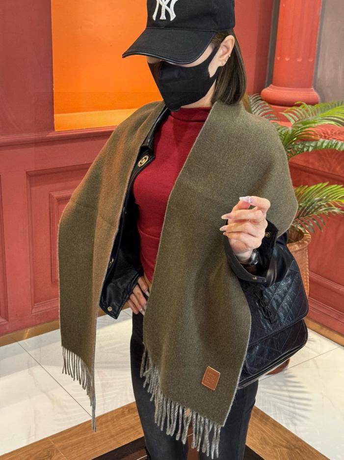 designer,replica,clothing,fake,1:1,lv,luxury,high quality Loewe Couple’s Large Scarf (GTXZO) designer,replica,clothing,fake,1:1,lv,luxury,high quality Loewe Couple’s Large Scarf (GTXZO)