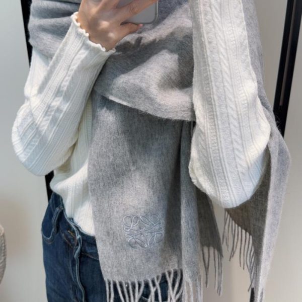 designer,replica,clothing,fake,1:1,lv,luxury,high quality Loewe feminine scarf (E9RN8)
