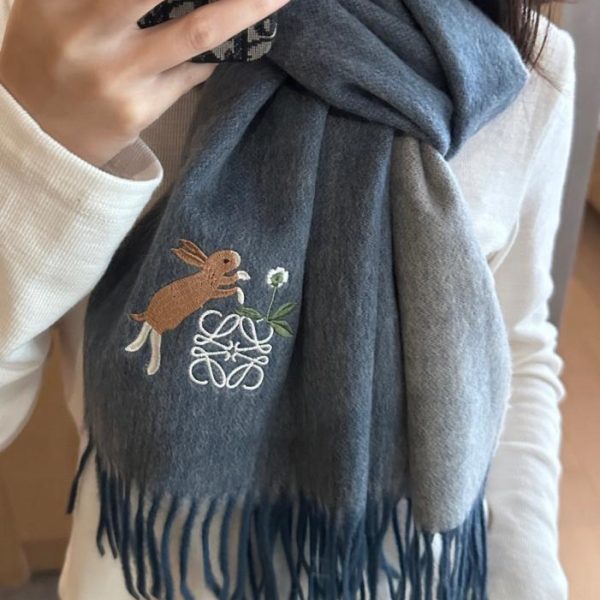 designer,replica,clothing,fake,1:1,lv,luxury,high quality Loewe Reversible Color-Blocked Feminine Scarf (3 oz.li)