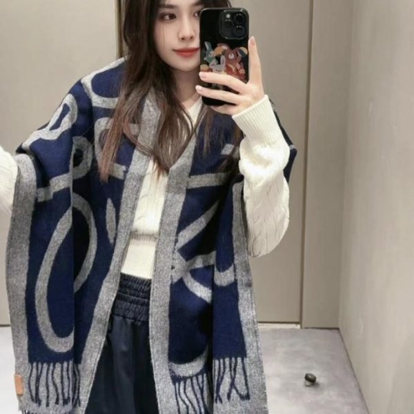 designer,replica,clothing,fake,1:1,lv,luxury,high quality Loewe’s new green scarf (S3JL2)