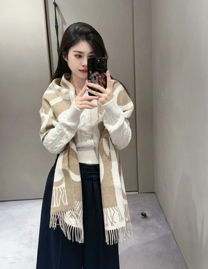 designer,replica,clothing,fake,1:1,lv,luxury,high quality Loewe’s new green scarf (YL3OM) designer,replica,clothing,fake,1:1,lv,luxury,high quality Loewe’s new green scarf (YL3OM)